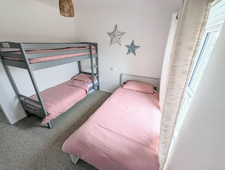 Bed, Bedroom, bunk bed