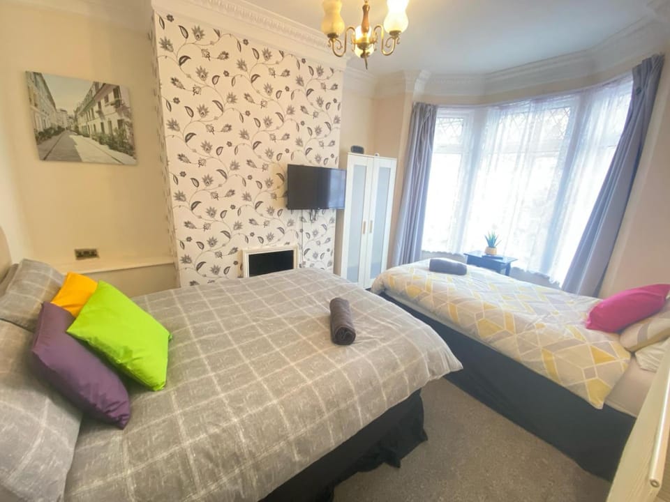 Salisbury House Apartment in Kettering