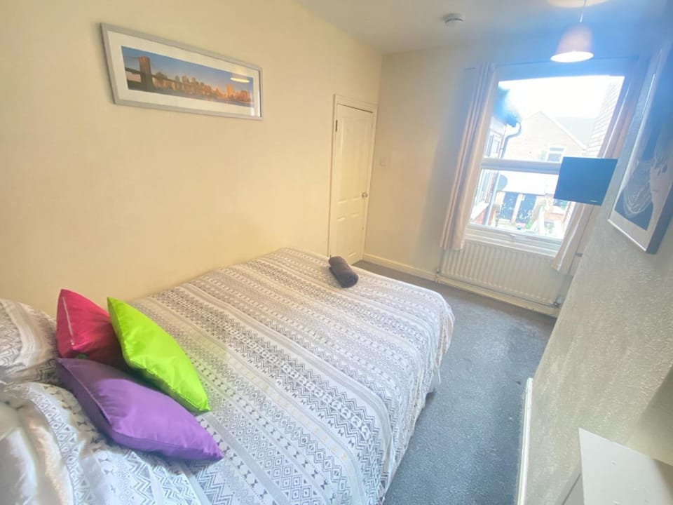 Salisbury House Apartment in Kettering