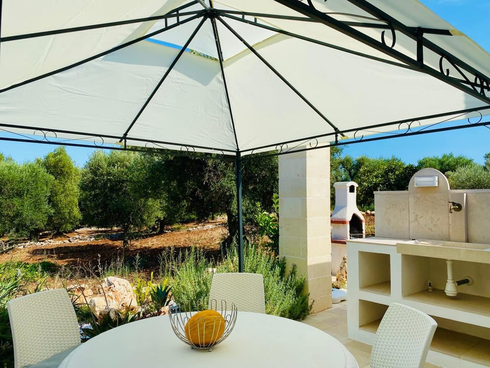 NEW SHEPHERD HOUSE, CAROVIGNO, 2 Adults + 1 child House in Province of Taranto
