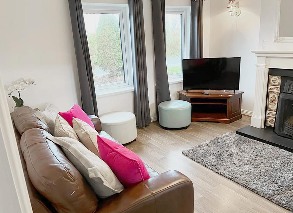 Communal lounge/ TV room, Living room