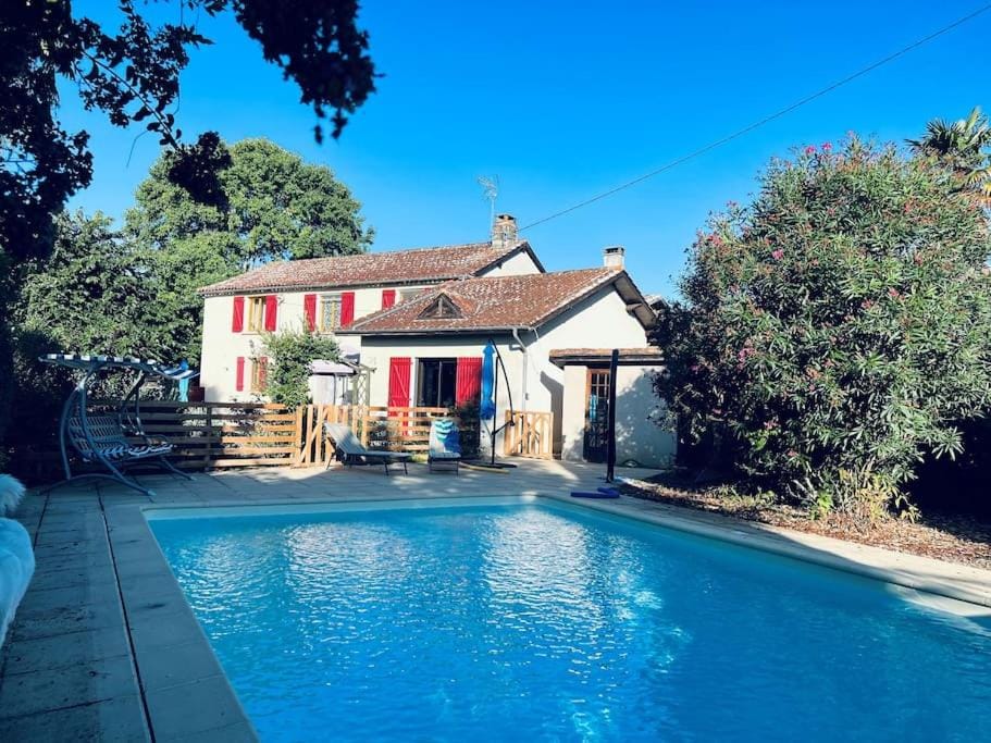 Magnifique maison avec piscine au calme du Gers House in Occitanie