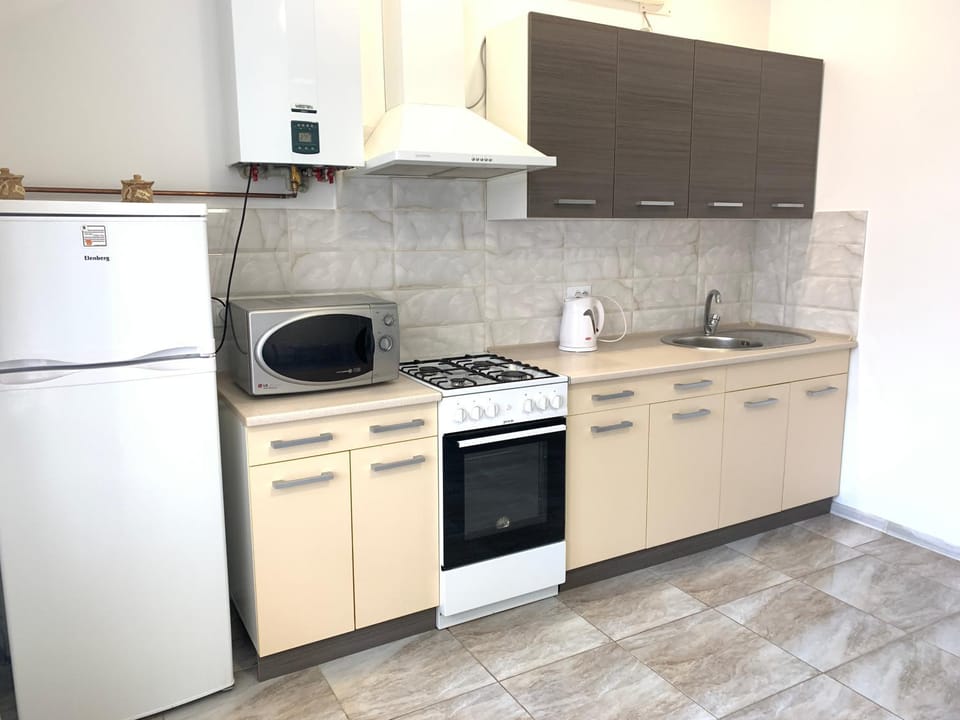 Kitchen or kitchenette, pet friendly, stove