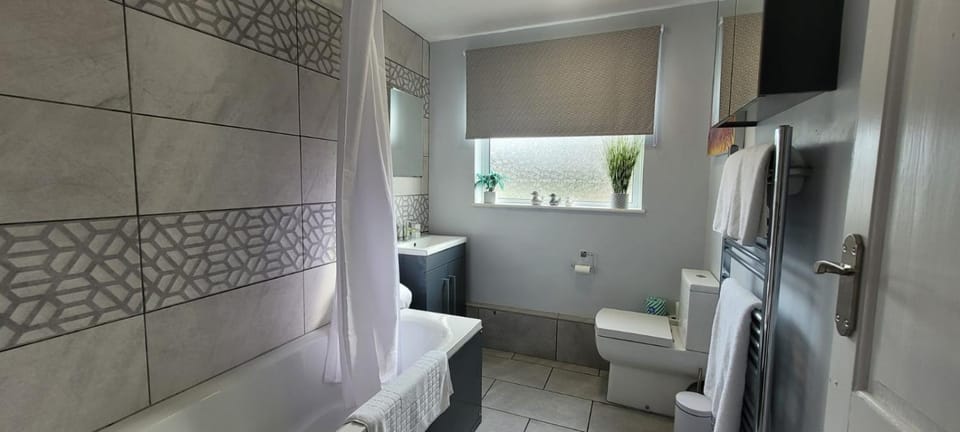 Toilet, Bathroom, Bath, towels