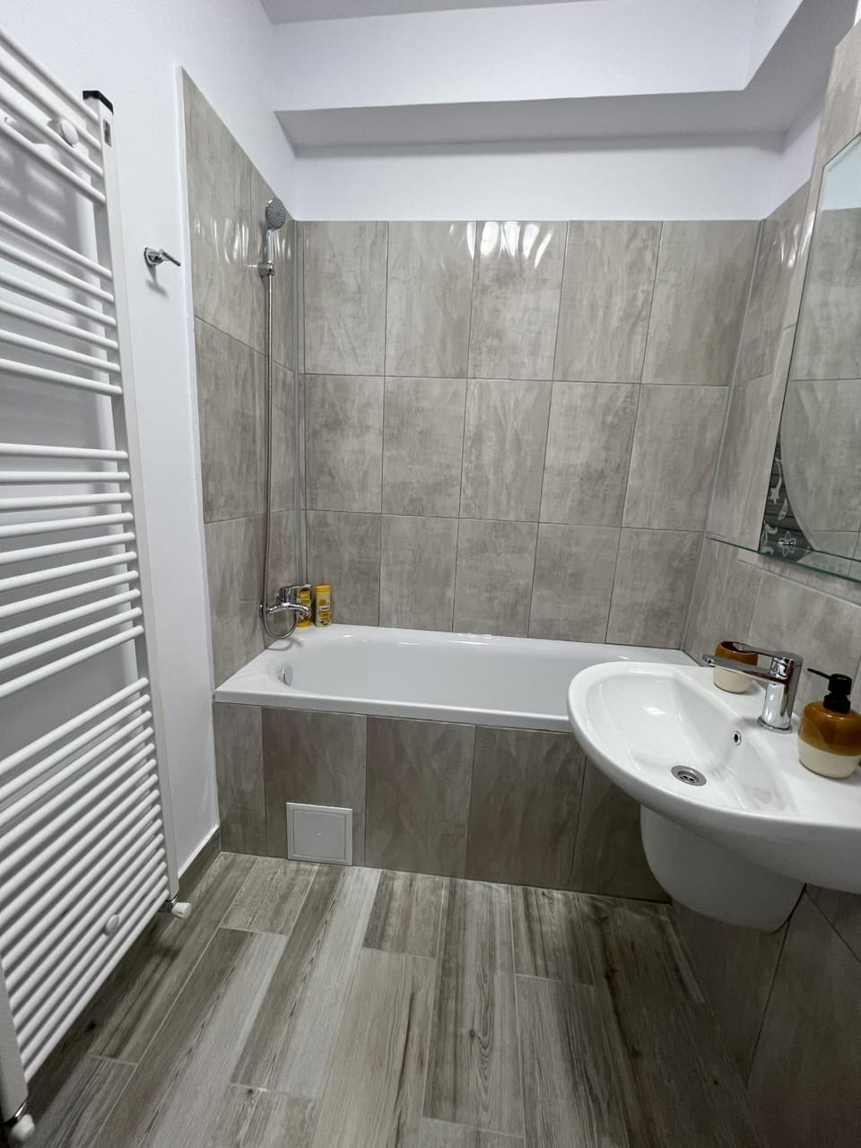 Bathroom, Bath