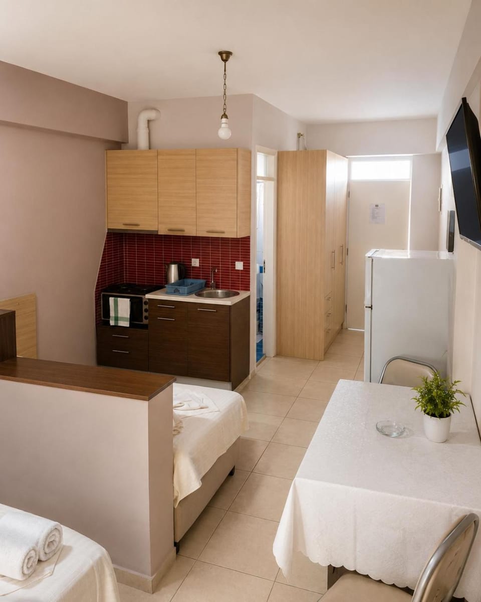 Bed, TV and multimedia, Kitchen or kitchenette, Dining area