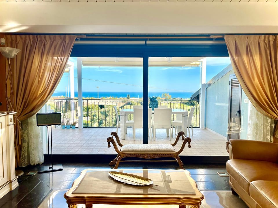 Balcony/Terrace, Living room, Sea view