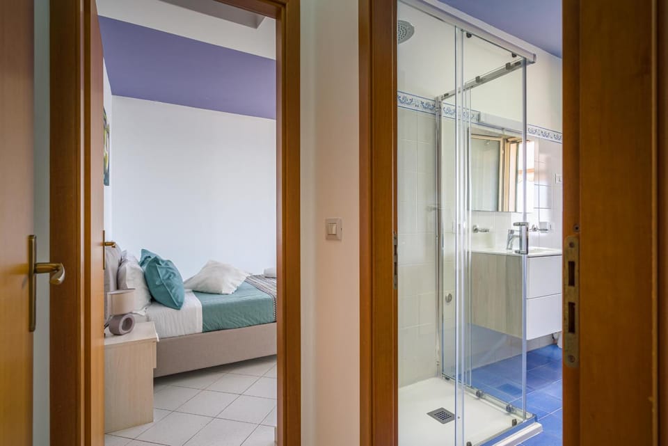 Shower, Bathroom, Bedroom
