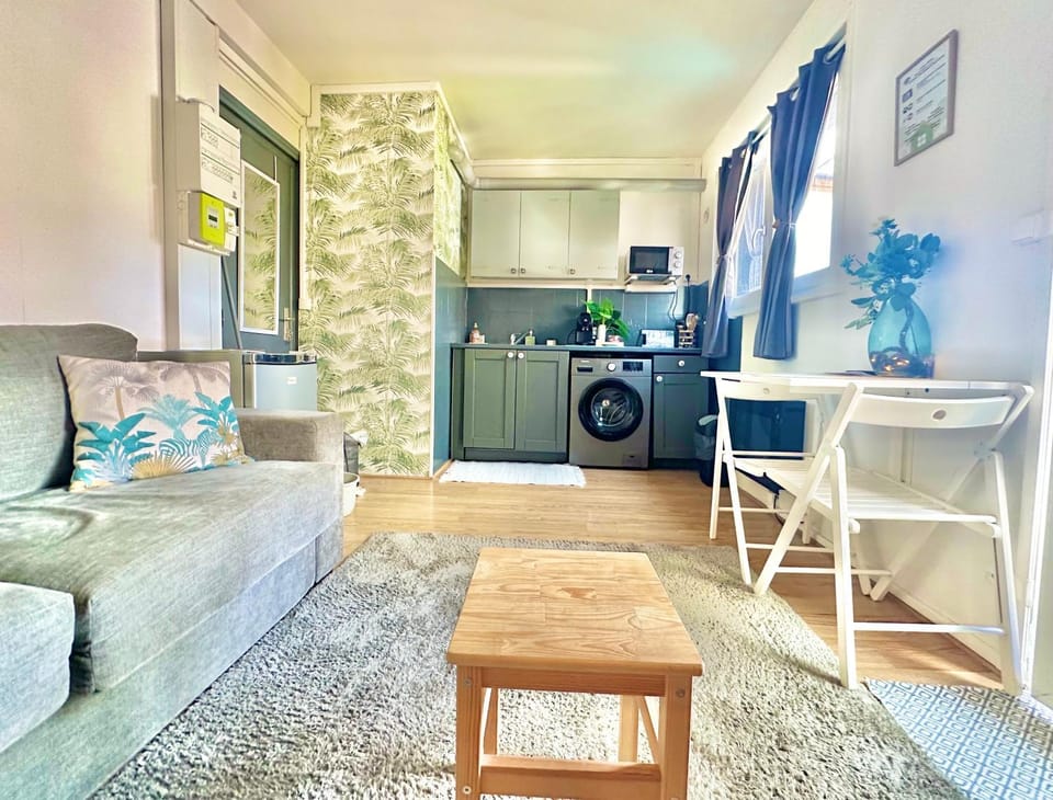 La Terrasse, Train Lens - Paris trajet d'environ 1 heure 10 minutes Apartment in Lens