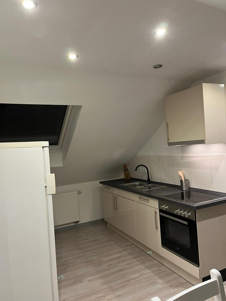 Kitchen or kitchenette, pet friendly, stove