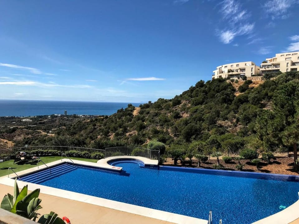 Mountain view, Sea view, Swimming pool, sunbed