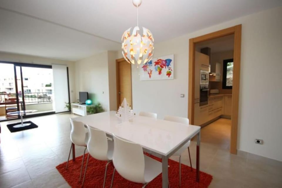Spacious apartment with 3 pools & gym Apartment in Marbella