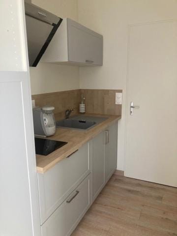 Studio 2 personnes - proche circuit House in Pays de la Loire