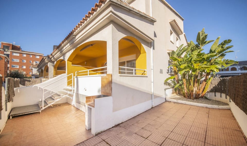 Property building, Patio