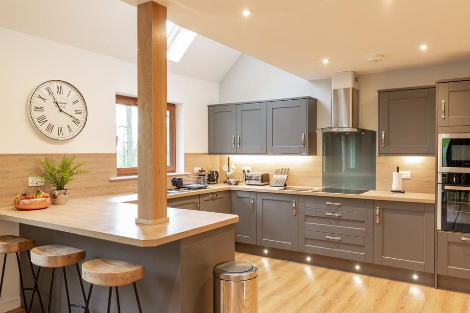 Kitchen or kitchenette, Dining area, dishwasher, oven, pet friendly, stove, toaster