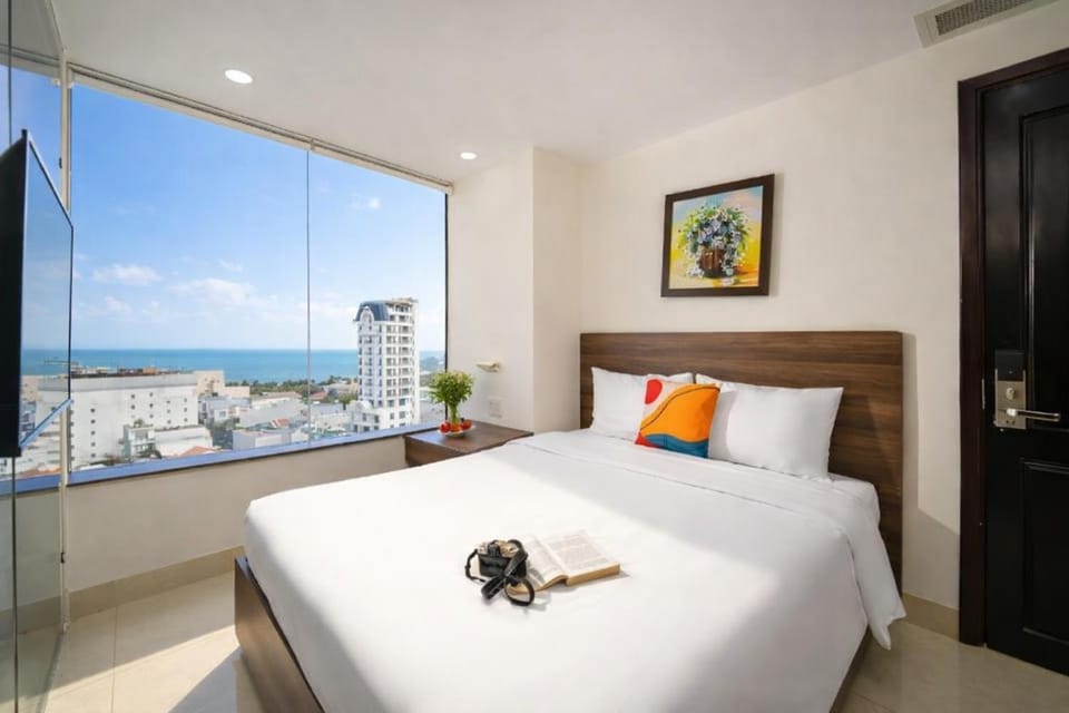 Bed, Photo of the whole room, Sea view
