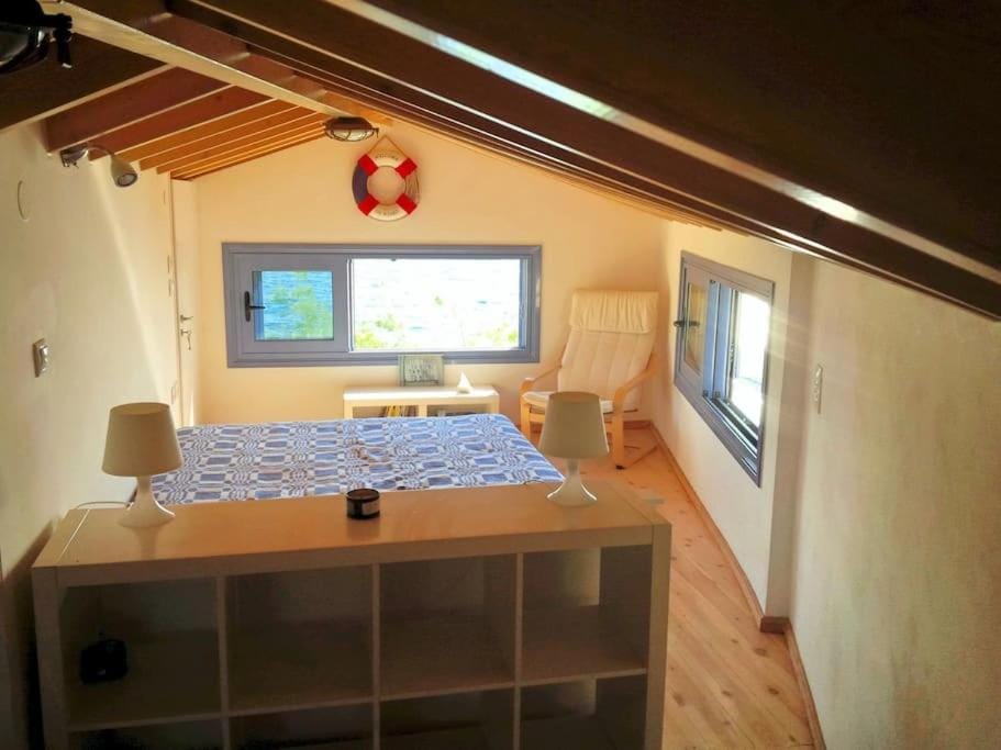 Floras Charming Waterfront Villa House in İzmir Province