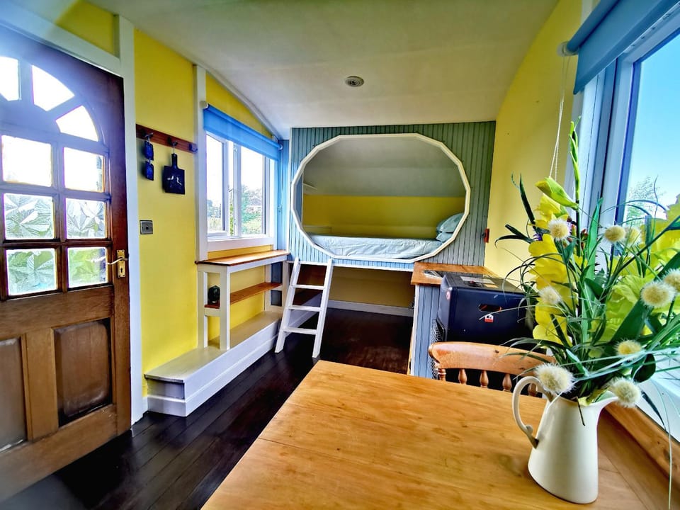 Bluebell Off-Grid Van Campground/ 
RV Resort in England