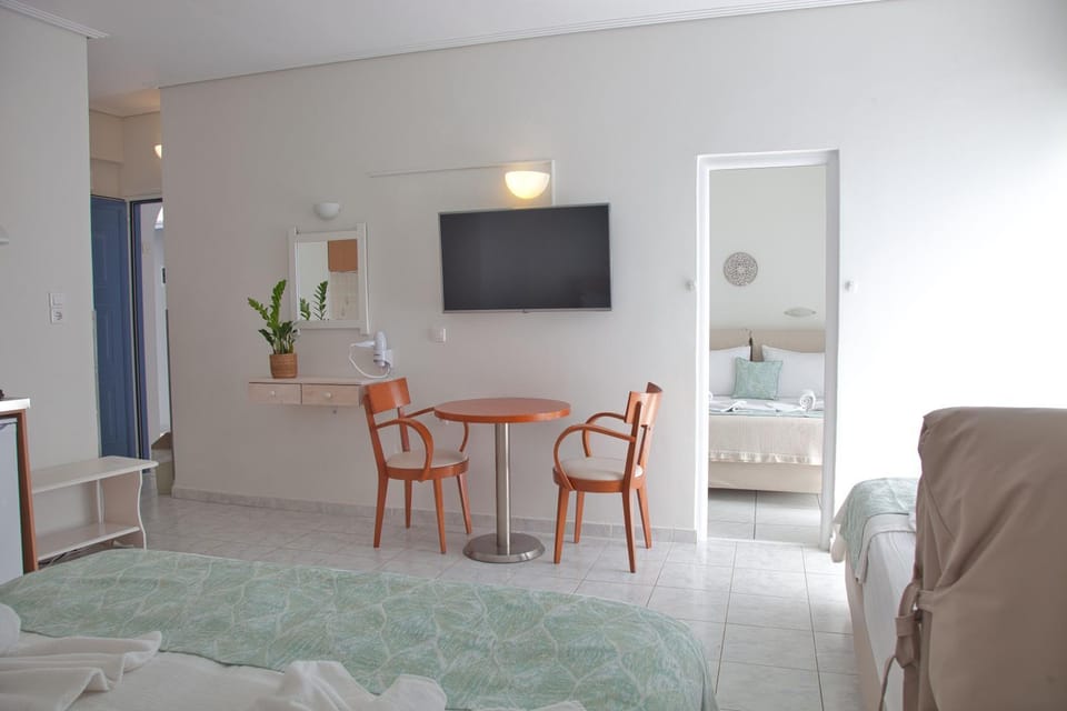 TV and multimedia, Photo of the whole room