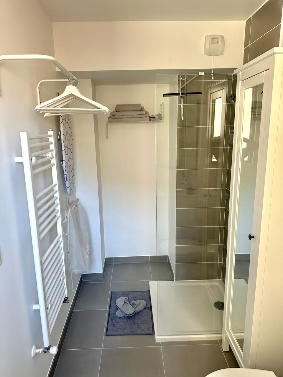 Shower, Bathroom, towels