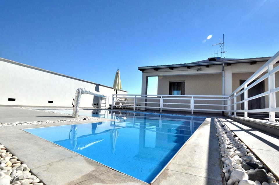 Property building, Swimming pool