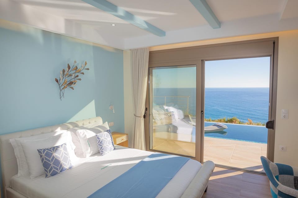 Bed, Natural landscape, View (from property/room), Balcony/Terrace, Photo of the whole room, Bedroom, Sea view