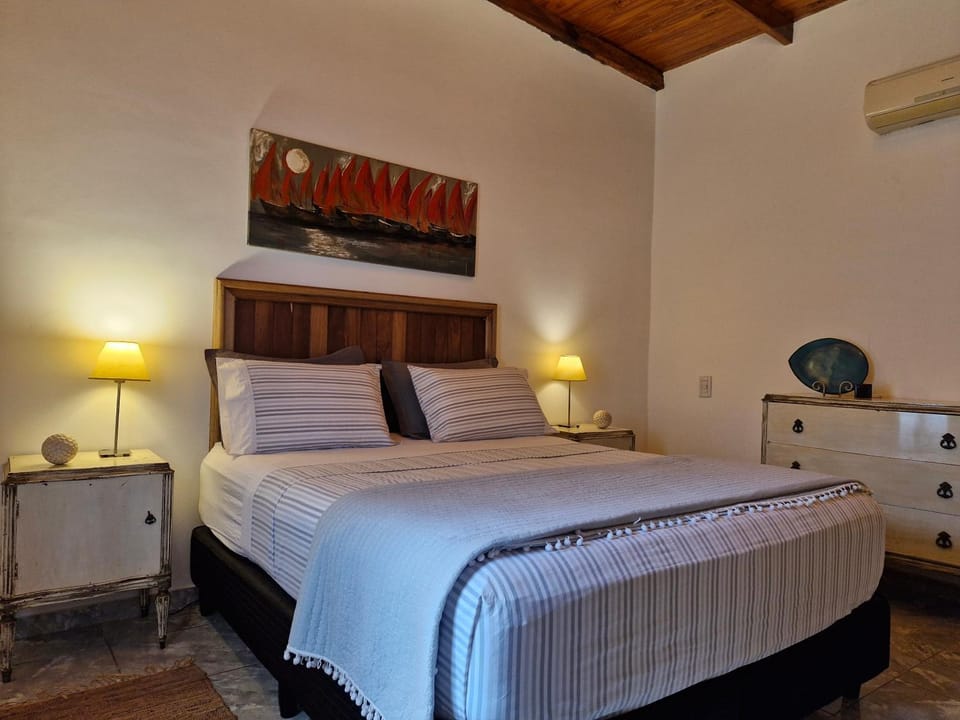 Bed, Bedroom, air conditioner