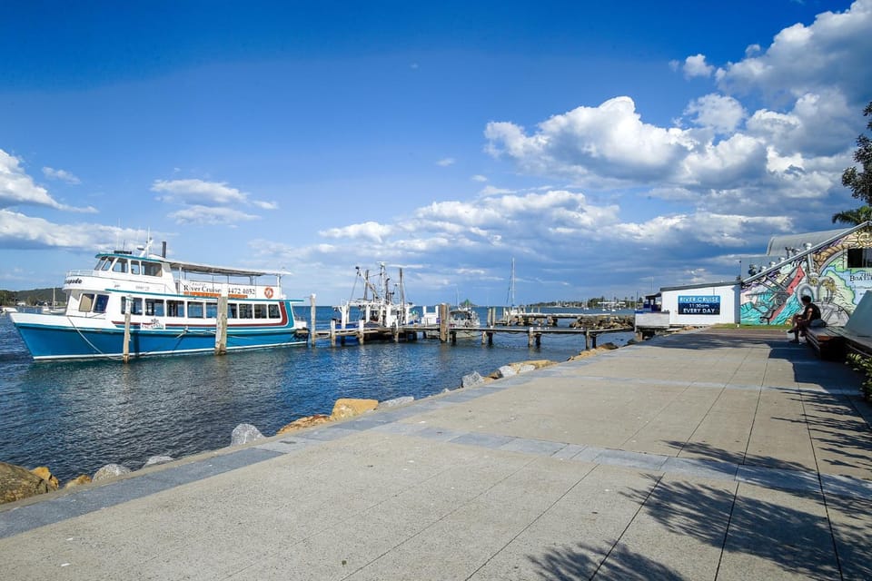Cosy 2-bed Bridgeview Apartments with River View Apartment in Batemans Bay