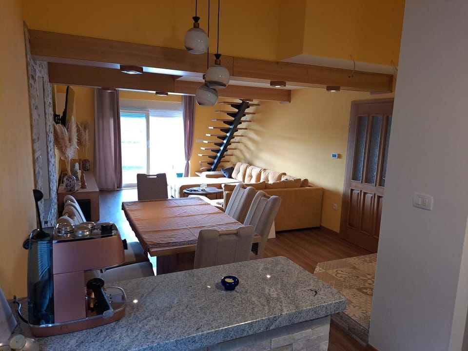 Living room, Seating area, Dining area