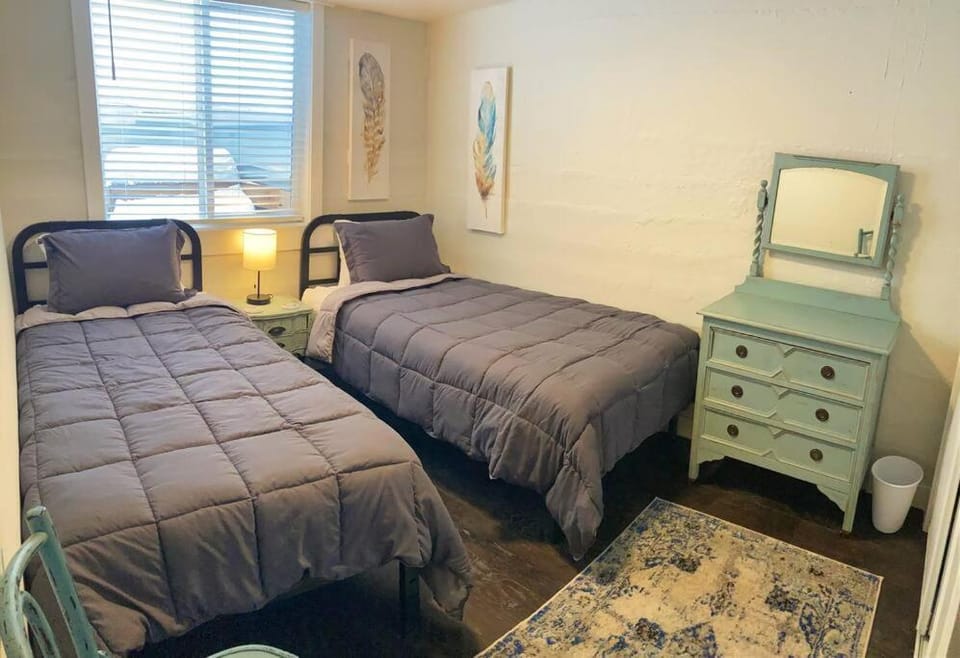 Centrally located, family and furry friendly fun! House in Yakima