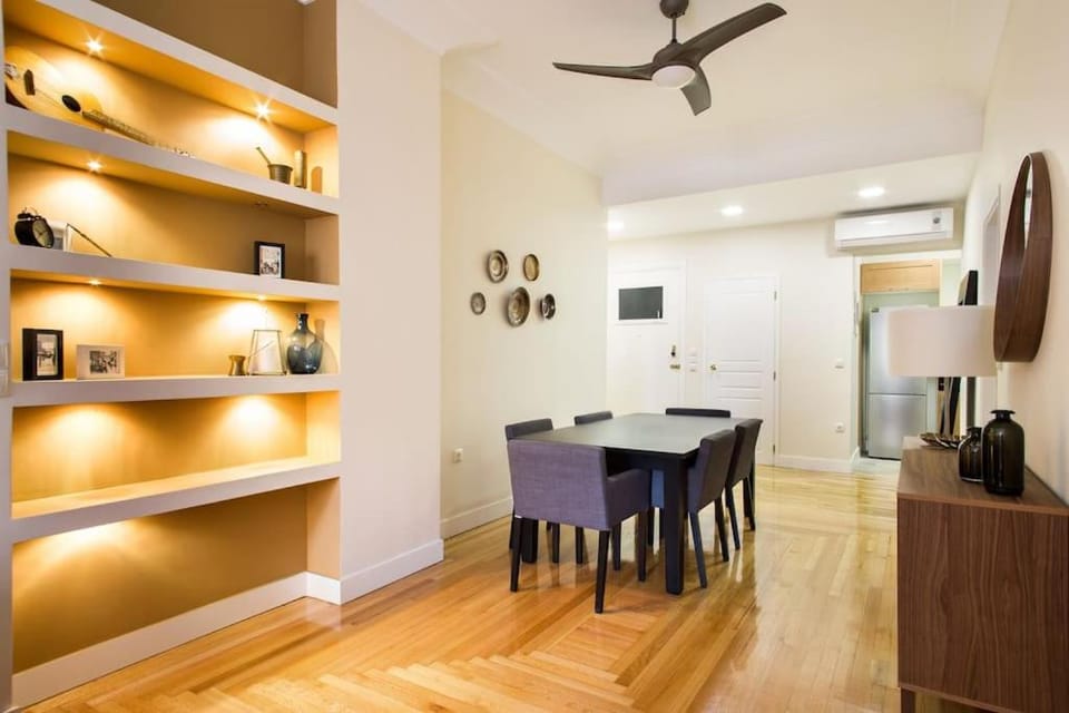Athena's Nest- *best Location* A/C +HEAT! Apartment in Athens