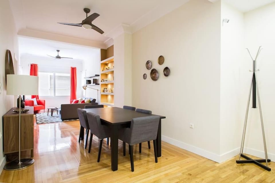 Athena's Nest- *best Location* A/C +HEAT! Apartment in Athens