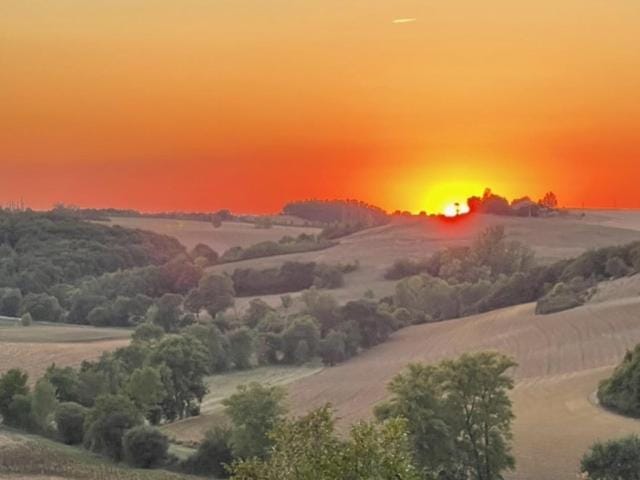 LAURAGUEL CHAMBRES D'HÔTES Bed and Breakfast in Occitanie