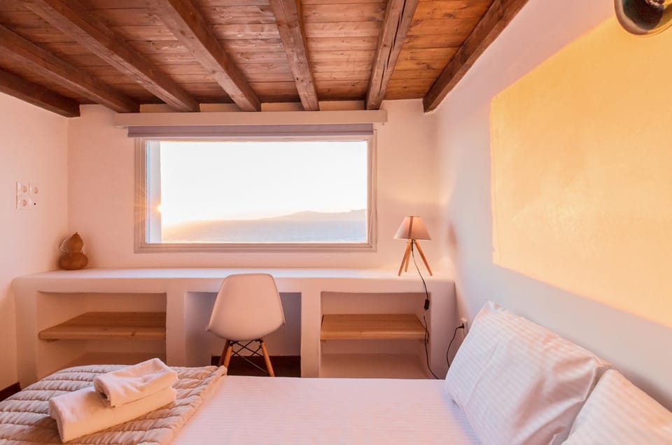Bed, Other, Photo of the whole room, Bedroom, towels