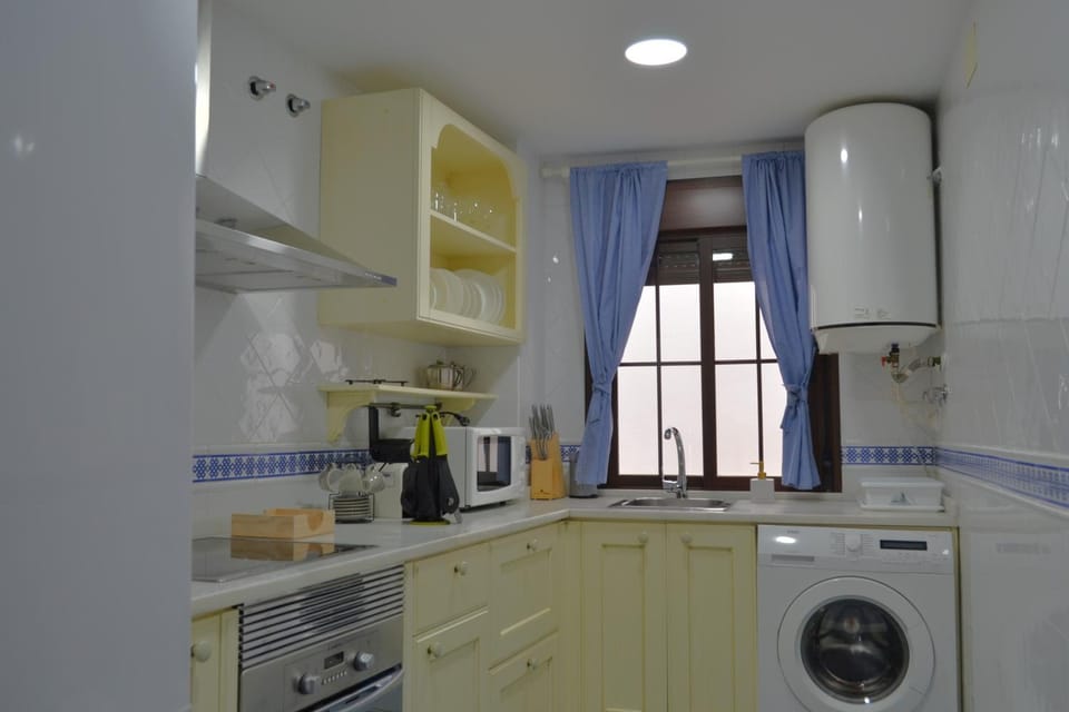 Coffee/tea facilities, Kitchen or kitchenette, pet friendly, stove, toaster