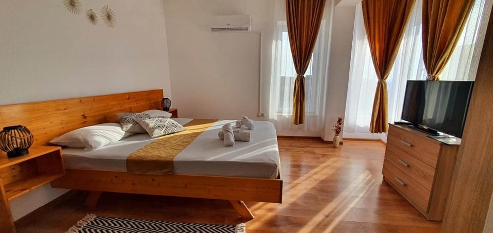 Bed, TV and multimedia, towels, air conditioner