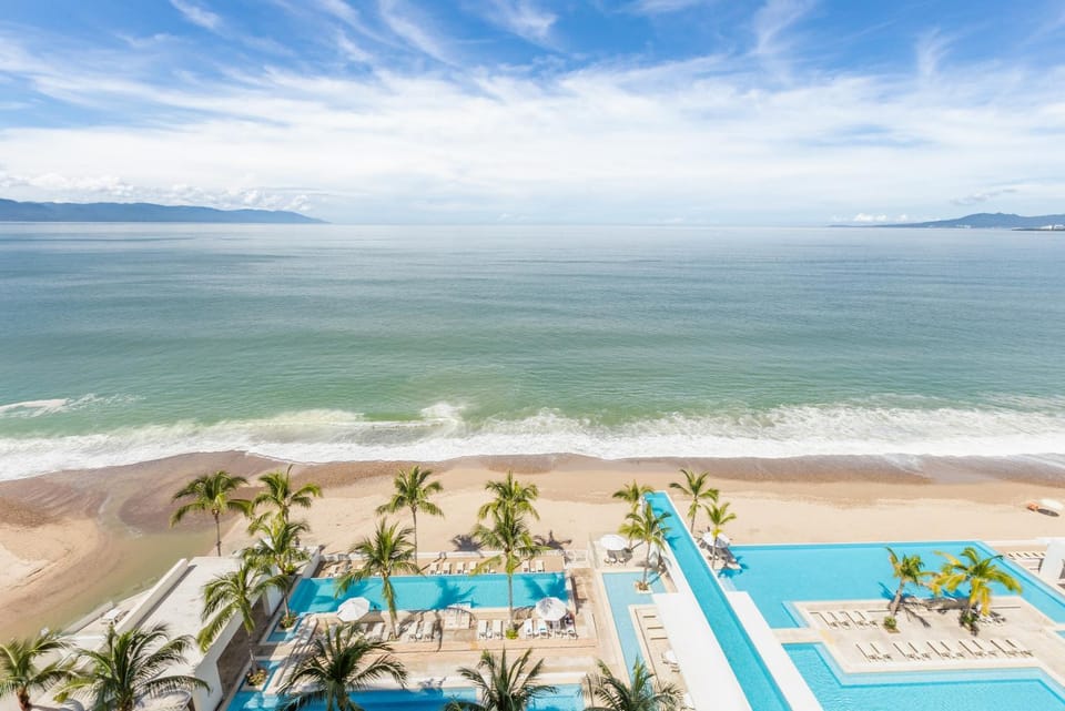 Nearby landmark, Day, Natural landscape, Bird's eye view, Beach, Mountain view, Pool view, Sea view, Swimming pool, sunbed