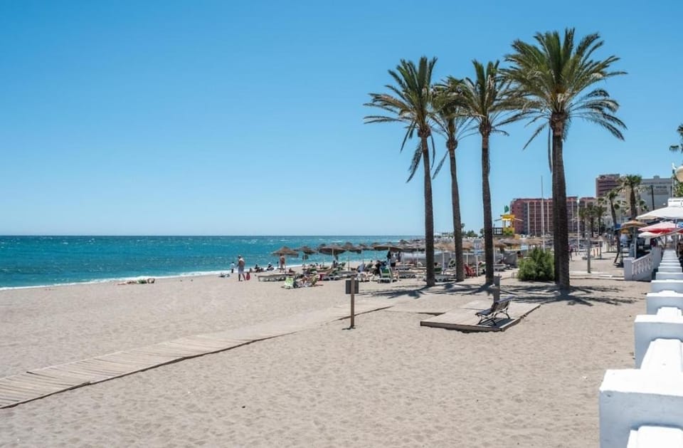 EL ESTUDIO DE LA PLAYA BENALBEACH Gran Terraza vistas al mar Apartment in Benalmadena