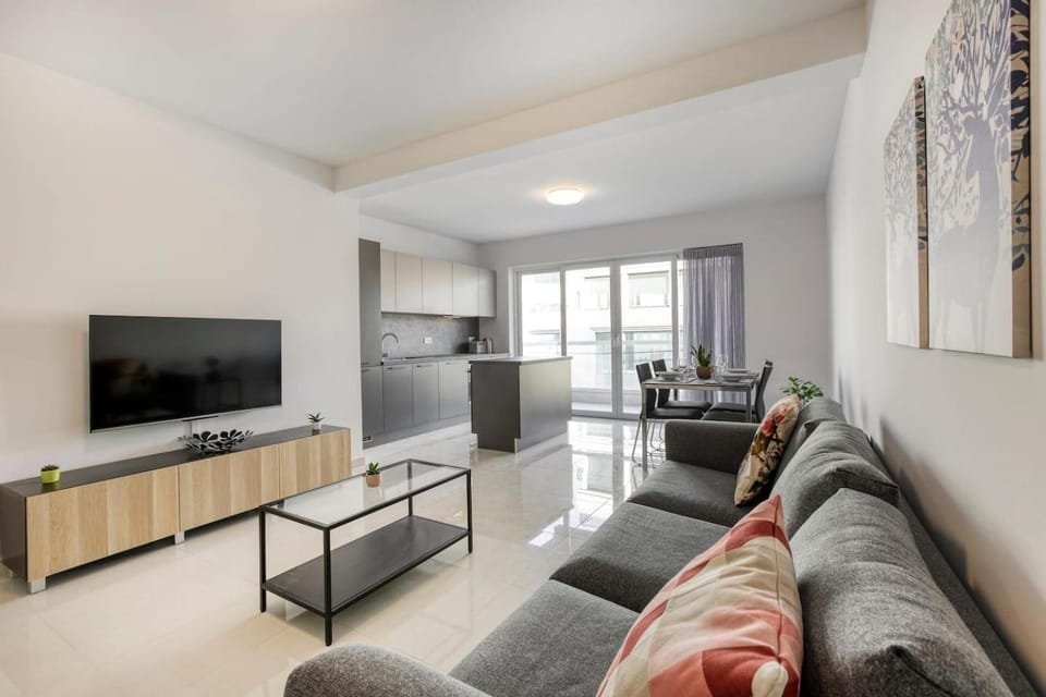 Beautiful Modern Central 2BR Apt Apartment in Malta