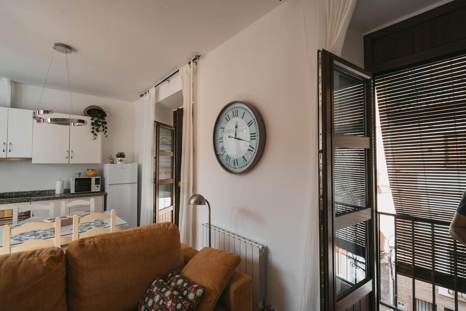 Kitchen or kitchenette, Living room, Dining area, pet friendly