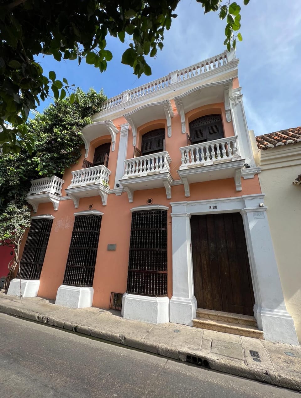 Facade/entrance
