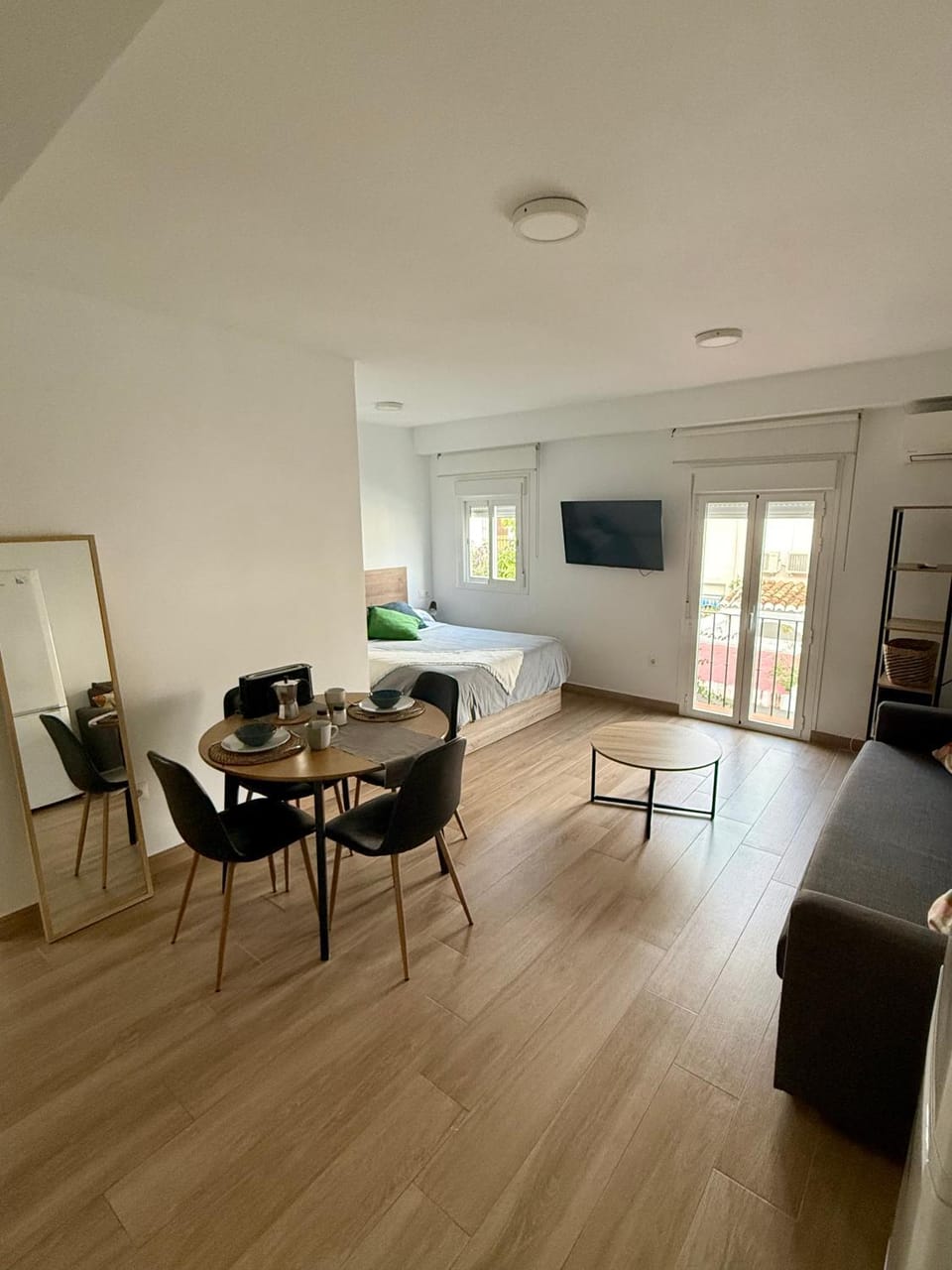Seating area, Bedroom