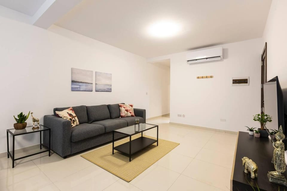 Beautiful Modern Central 2BR Apt Apartment in Malta
