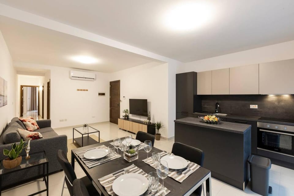 Beautiful Modern Central 2BR Apt Apartment in Malta