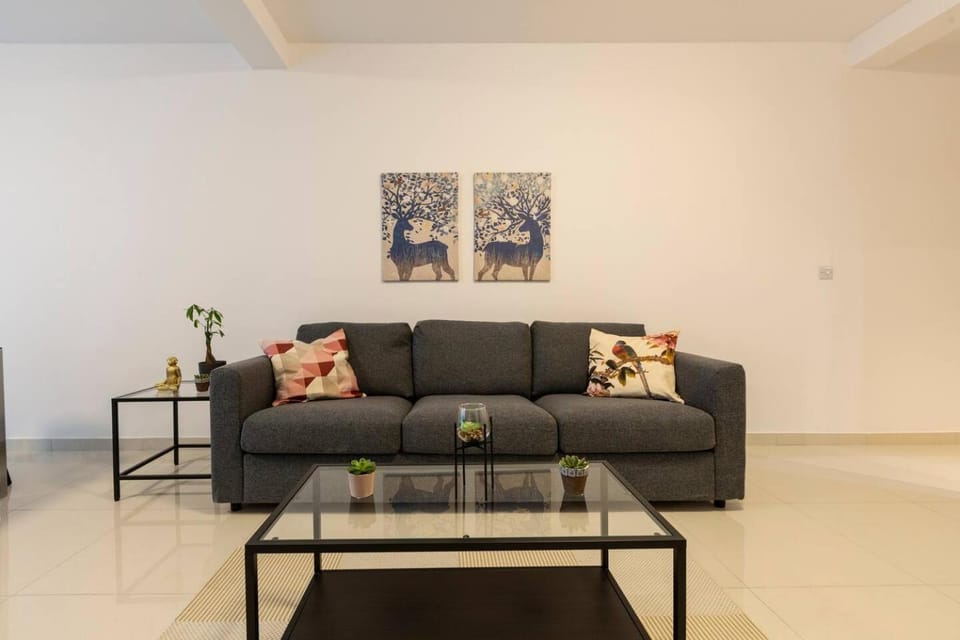 Beautiful Modern Central 2BR Apt Apartment in Malta