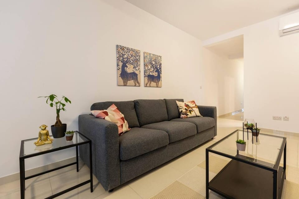 Beautiful Modern Central 2BR Apt Apartment in Malta