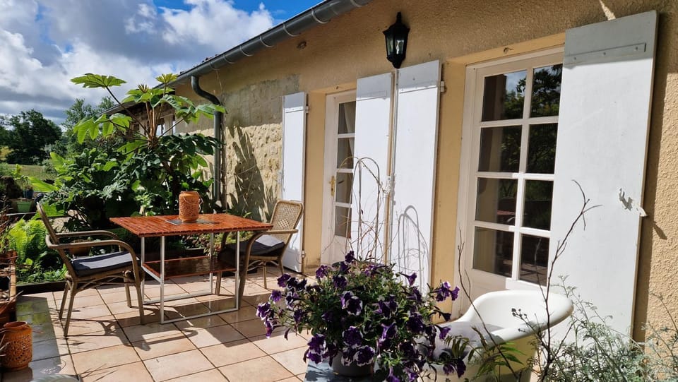Patio, Dining area
