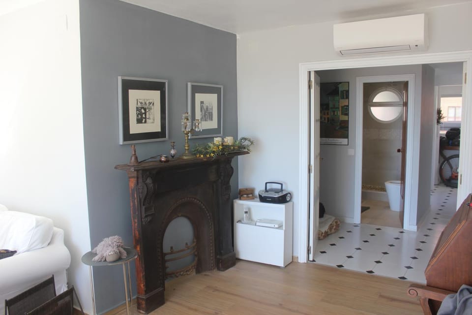 Living room, Seating area, internet, air conditioner