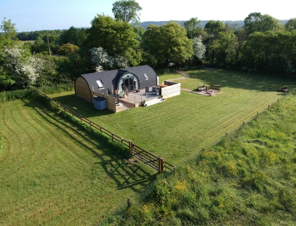 Riding Gate Lodge House in North Dorset District