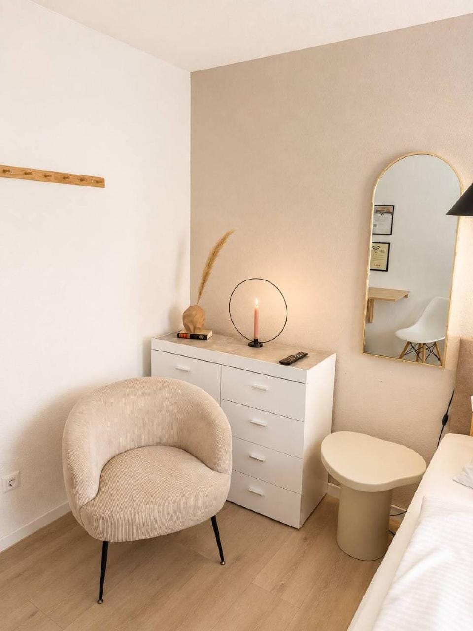 Bed, Photo of the whole room, Bedroom